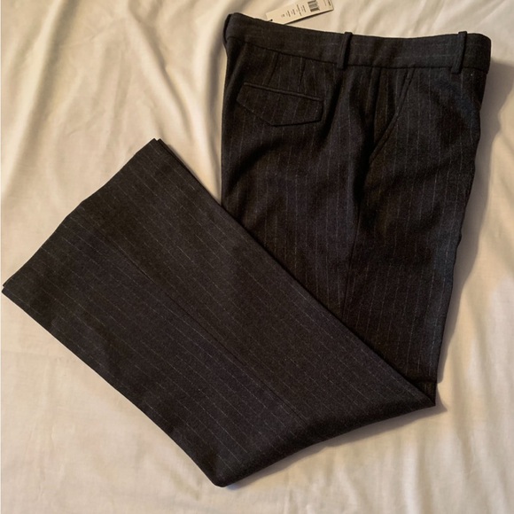 Theory Adelson Myriad Wool Pants, Dark Charcoal, Size
12- Retail $285 - Picture 14 of 14